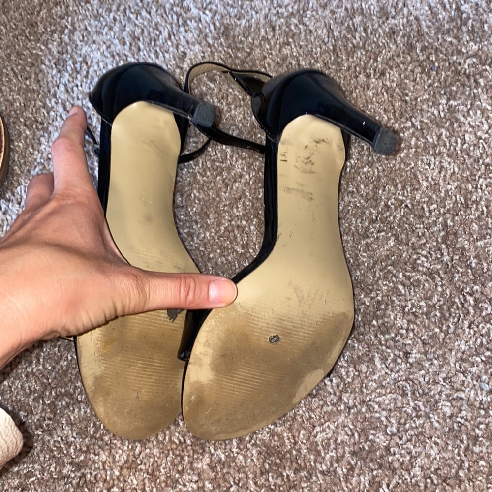 Classic black heels - Picture 3 of 3